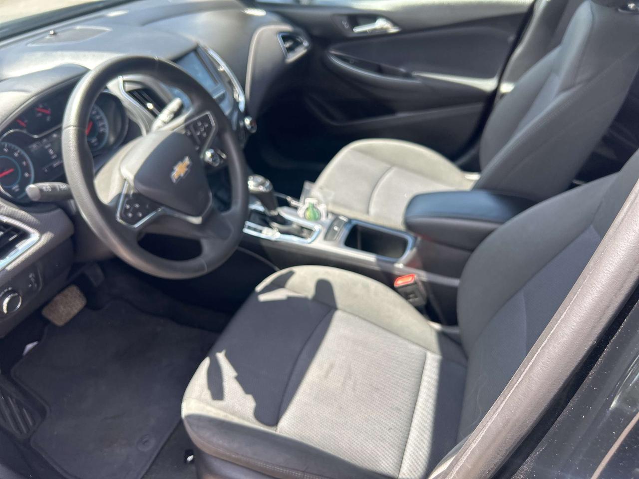 2017 Chevrolet Cruze LT, Bluetooth, Back Up Cam Photo