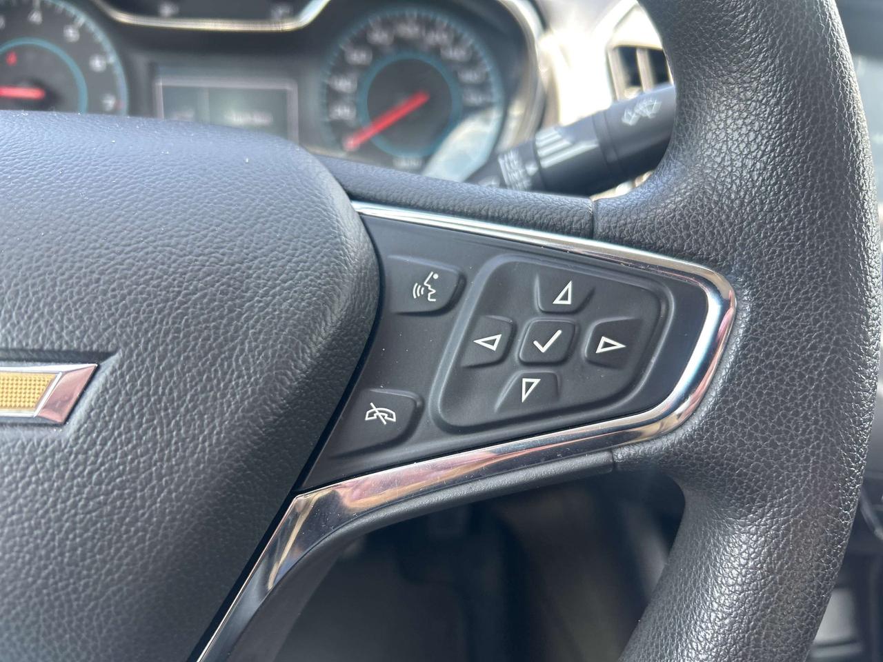 2017 Chevrolet Cruze LT, Bluetooth, Back Up Cam Photo