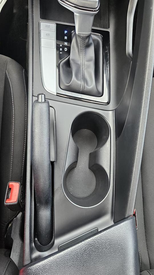 2021 Hyundai Elantra Preferred Photo