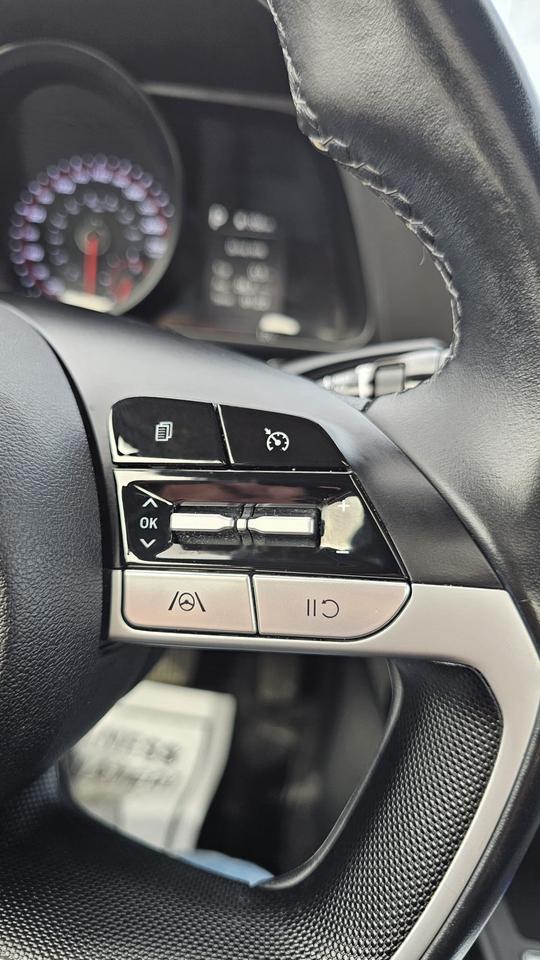 2021 Hyundai Elantra Preferred Photo
