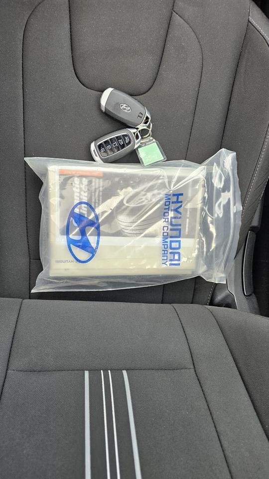 2021 Hyundai Elantra Preferred Photo