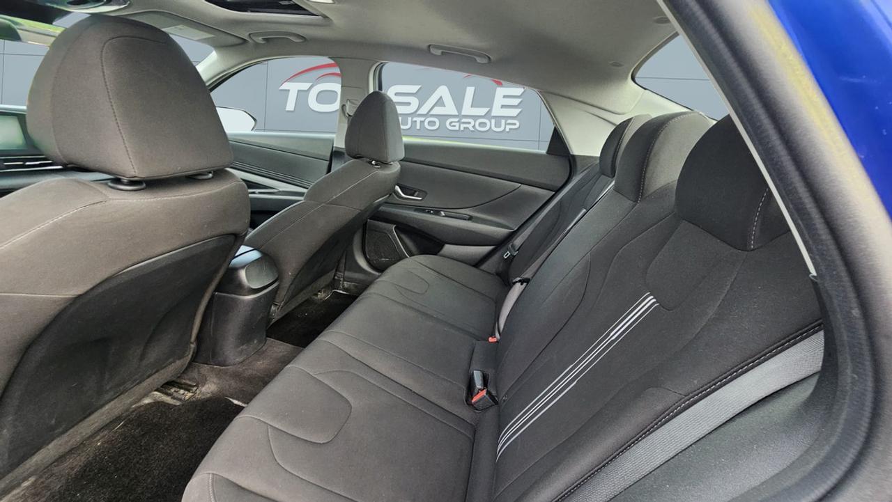 2021 Hyundai Elantra Preferred Photo