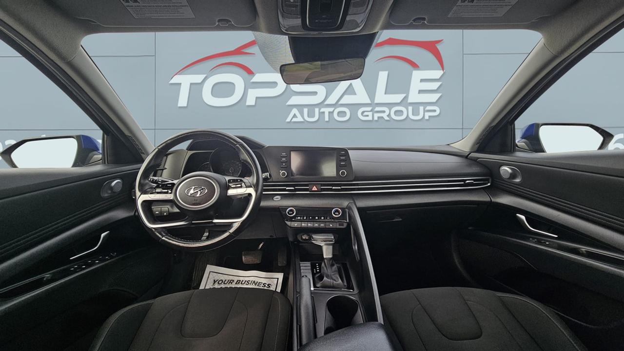 2021 Hyundai Elantra Preferred Photo