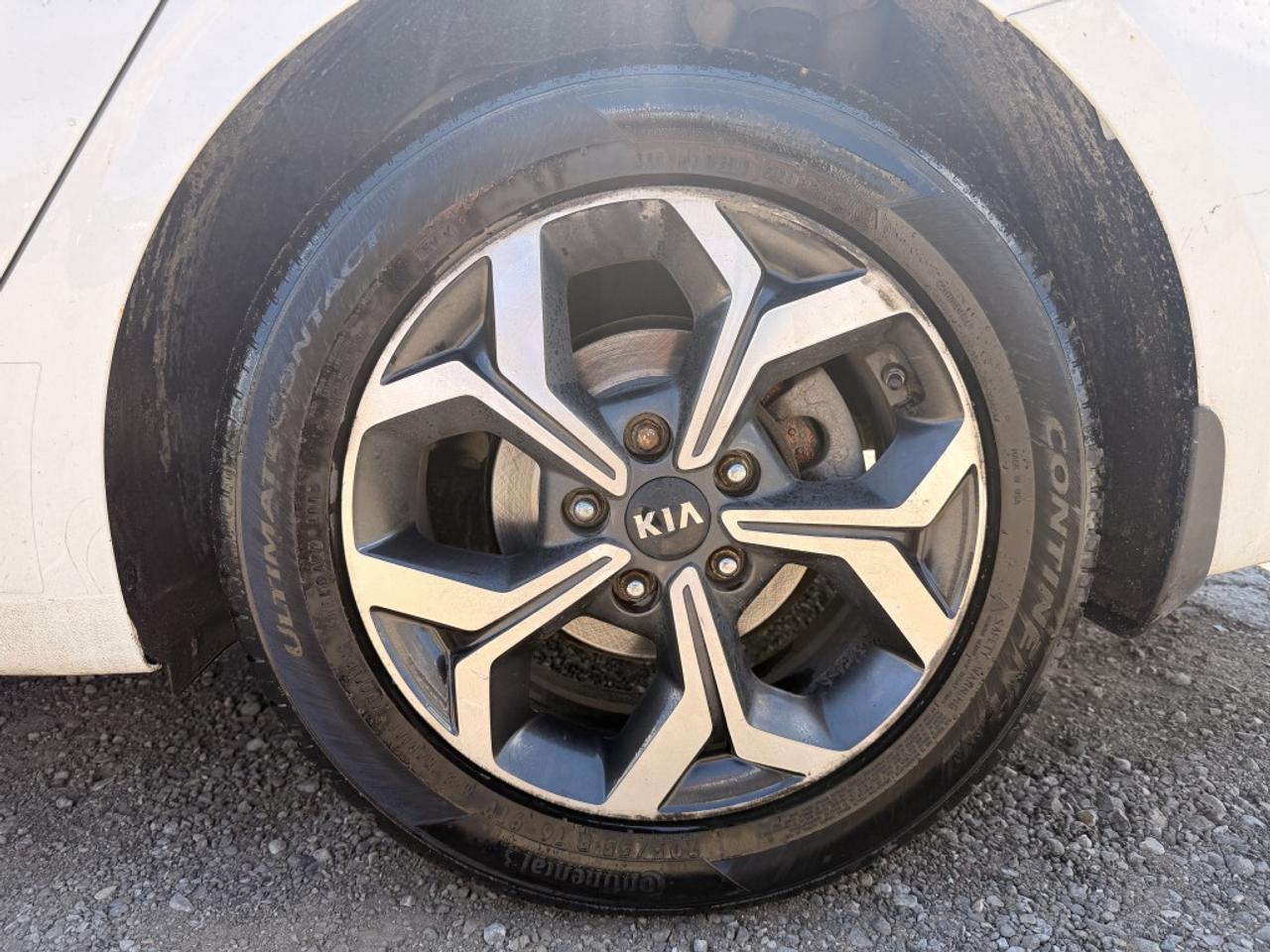 2019 Kia Forte EX   CAMERA   BLINDSPOT LANE ASSIST   HTD SEATS Photo4