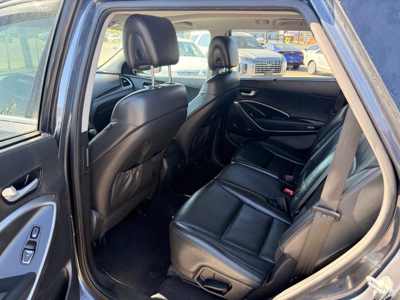 2017 Hyundai Santa Fe XL LIMITED AWD   NAV   LEATHER   PANOROOF   CAMERA Photo