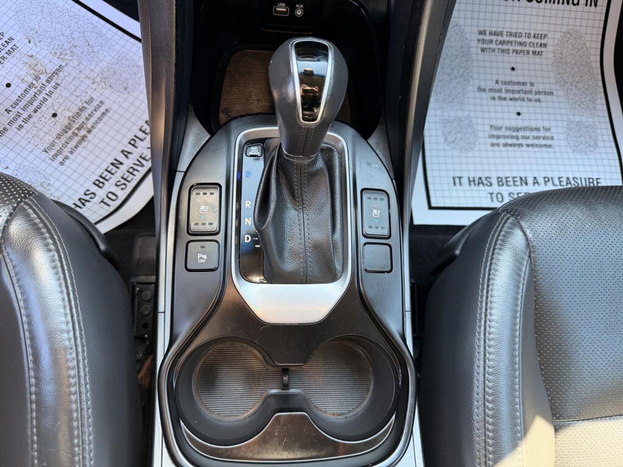2017 Hyundai Santa Fe XL LIMITED AWD   NAV   LEATHER   PANOROOF   CAMERA Photo