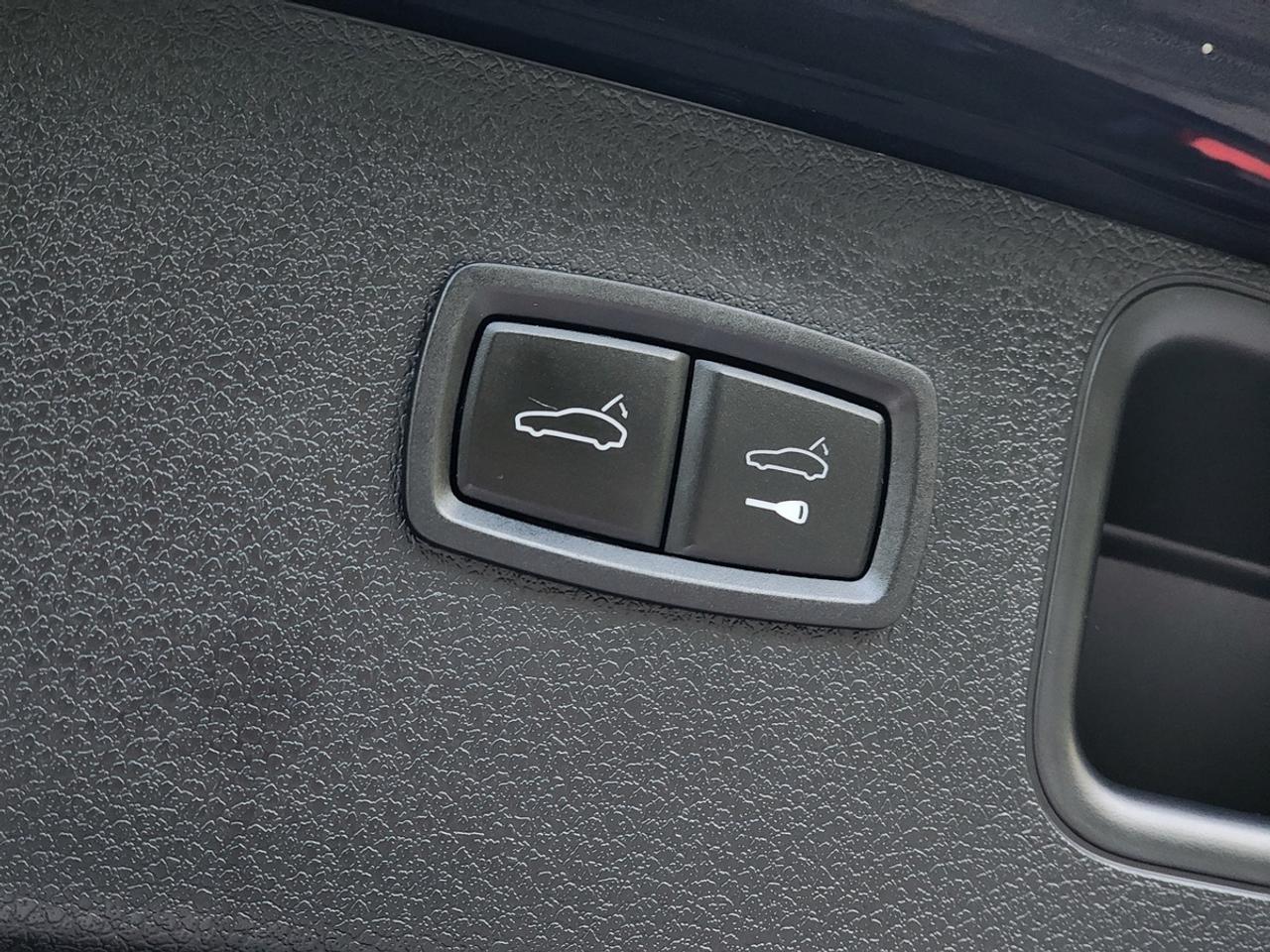 2018 Porsche Macan S w/Premium Plus Pkg | No Accidents! Photo