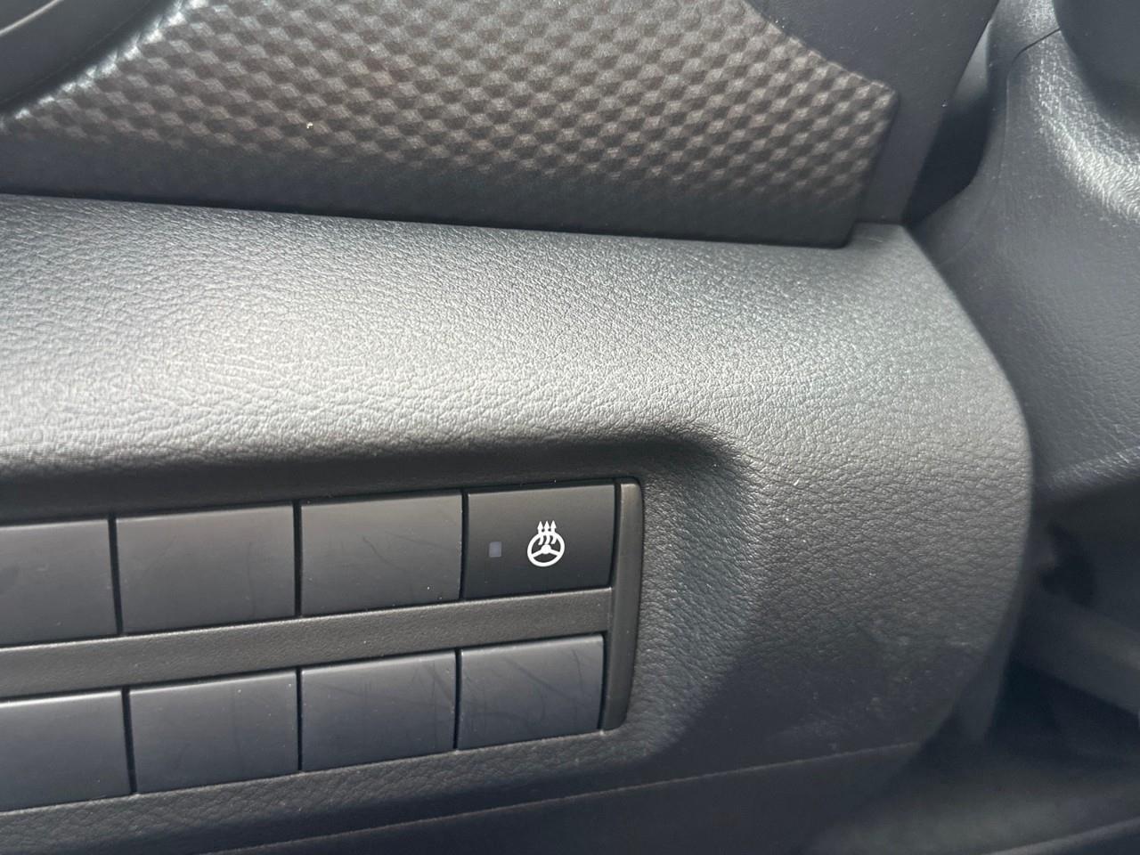 2024 Nissan Kicks SV 4dr Front-Wheel Drive Photo