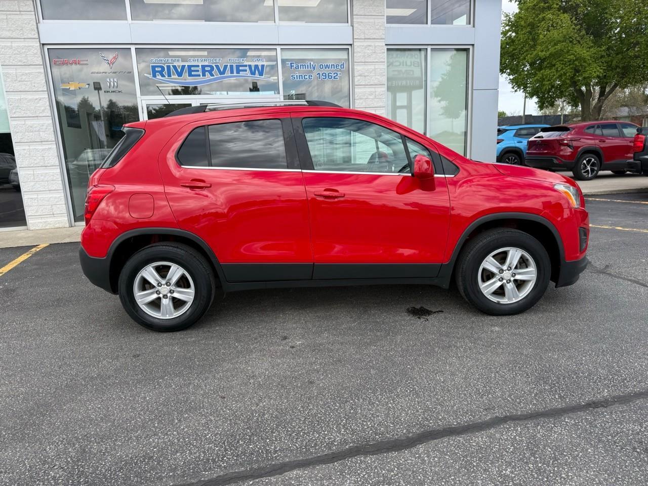 2016 Chevrolet Trax LT Front-Wheel Drive Photo2