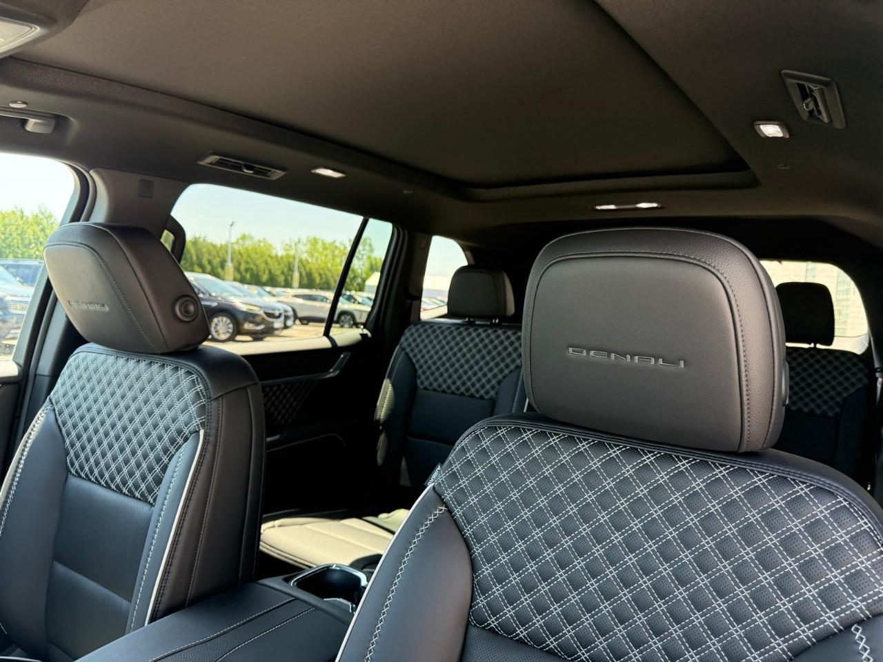2026 GMC Acadia Denali 4dr All-Wheel Drive Photo