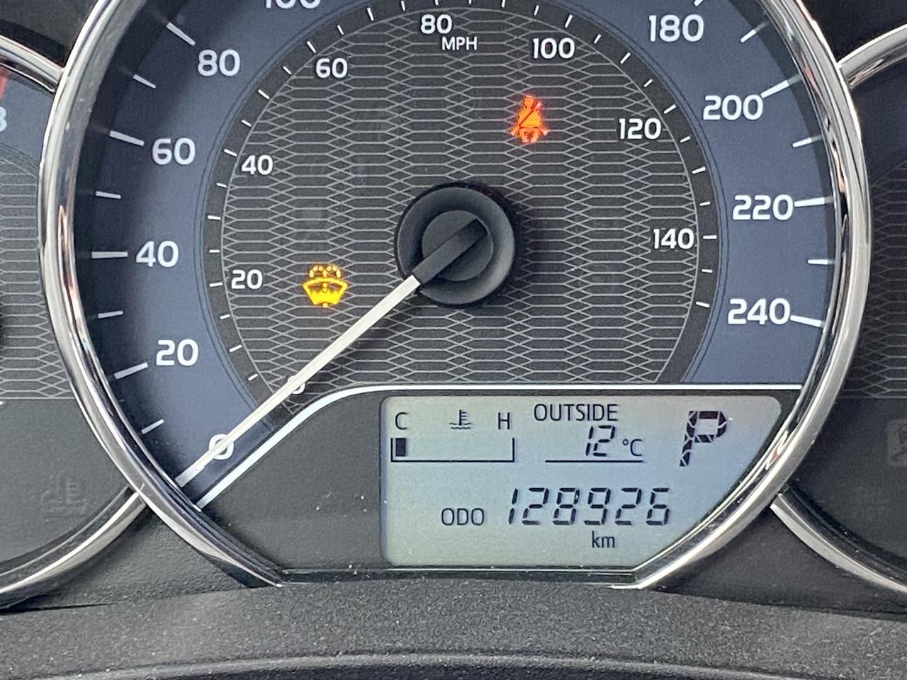 2014 Toyota Corolla 4dr Sdn CVT LE Photo