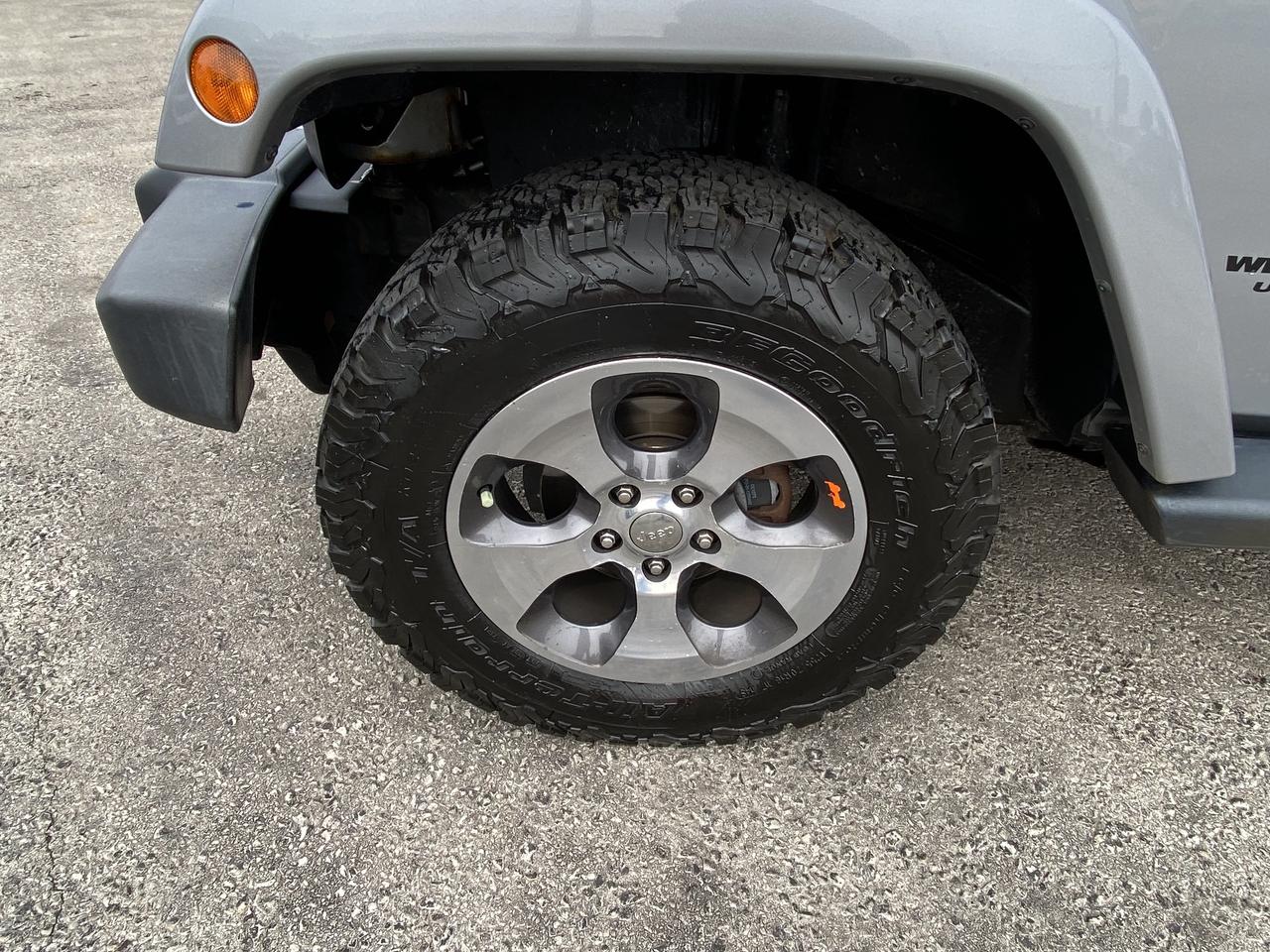2017 Jeep WRANGLER UNLIMITED 4WD 4dr Sahara Photo