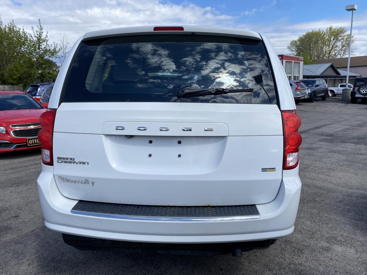 2018 Dodge Grand Caravan Canada Value Package 2WD Photo3