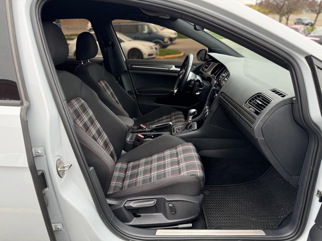 2019 Volkswagen Golf GTI Autobahn   0 Accidents ! Photo