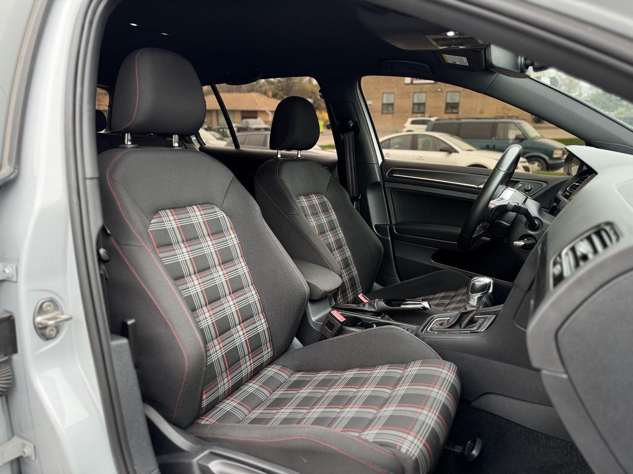 2019 Volkswagen Golf GTI Autobahn   0 Accidents ! Photo