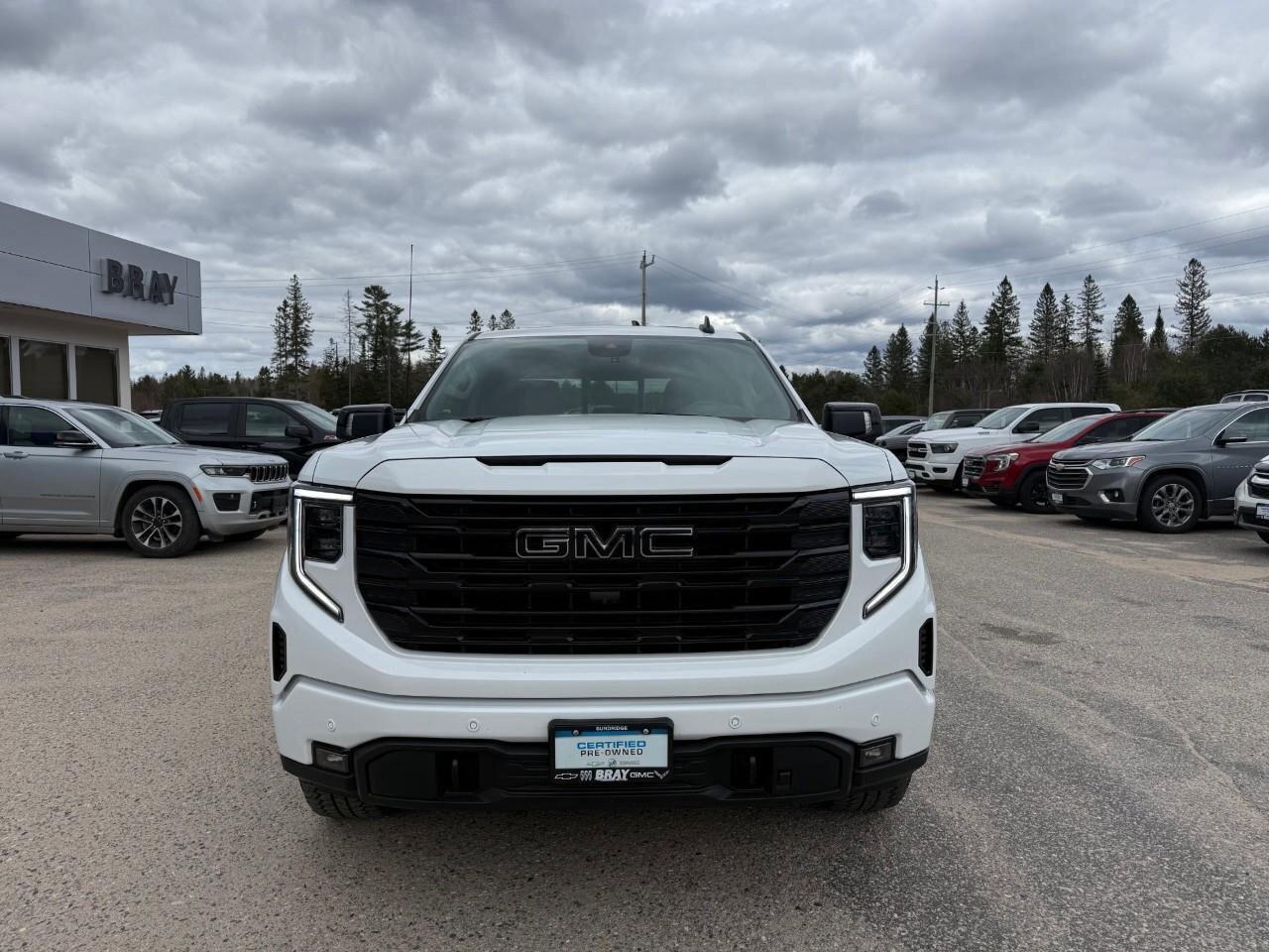 2024 GMC Sierra 1500 Elevation LEASE RETURN. RUNNING BOARDS. TONNEAU CO Photo