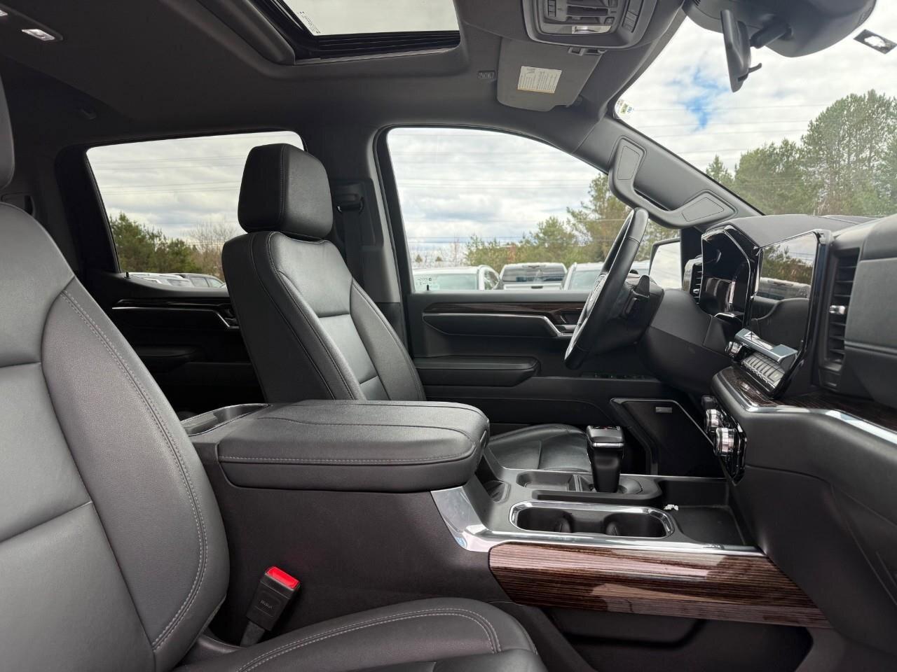 2024 GMC Sierra 1500 Elevation LEASE RETURN. RUNNING BOARDS. TONNEAU CO Photo