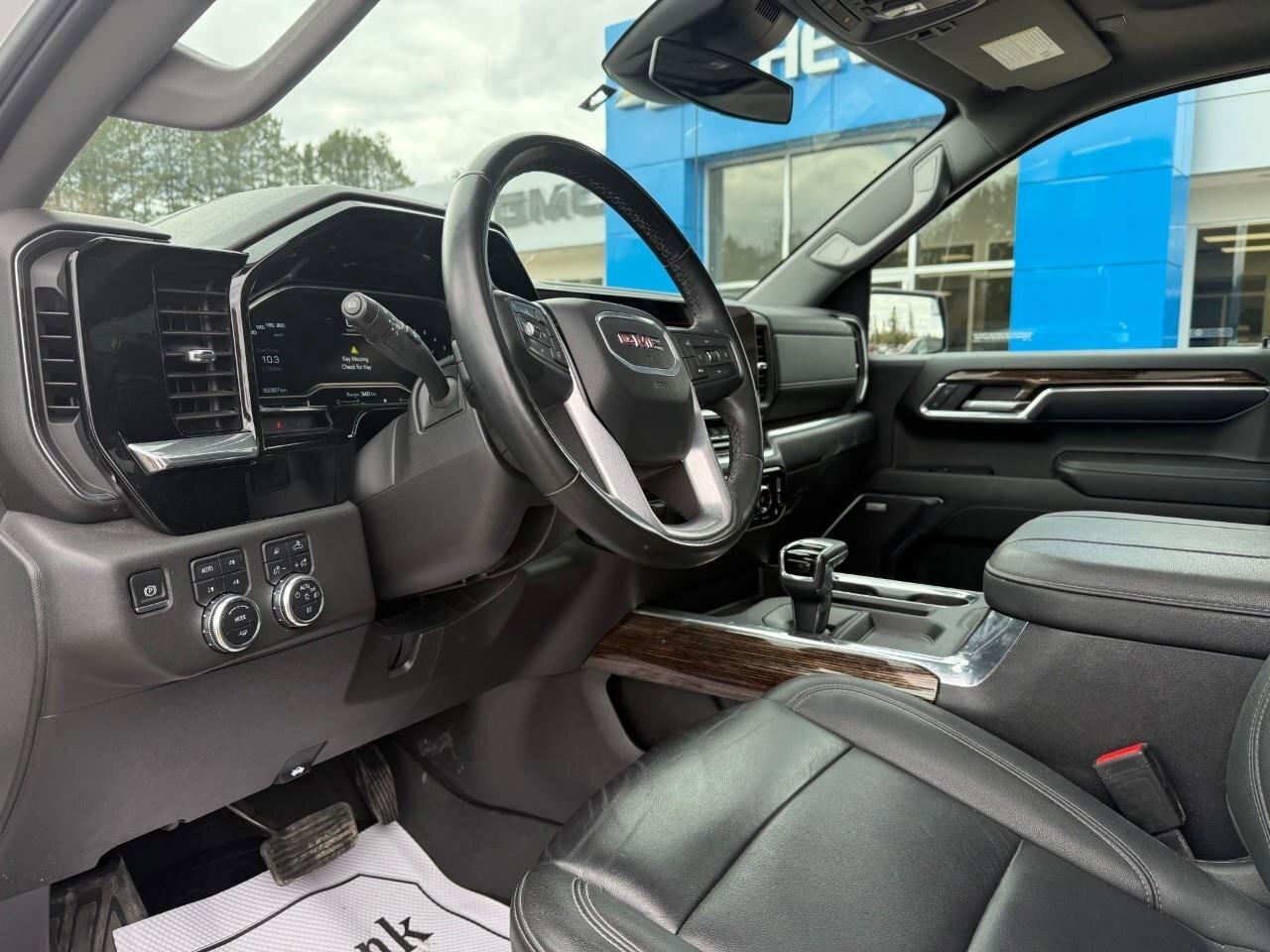 2024 GMC Sierra 1500 Elevation LEASE RETURN. RUNNING BOARDS. TONNEAU CO Photo
