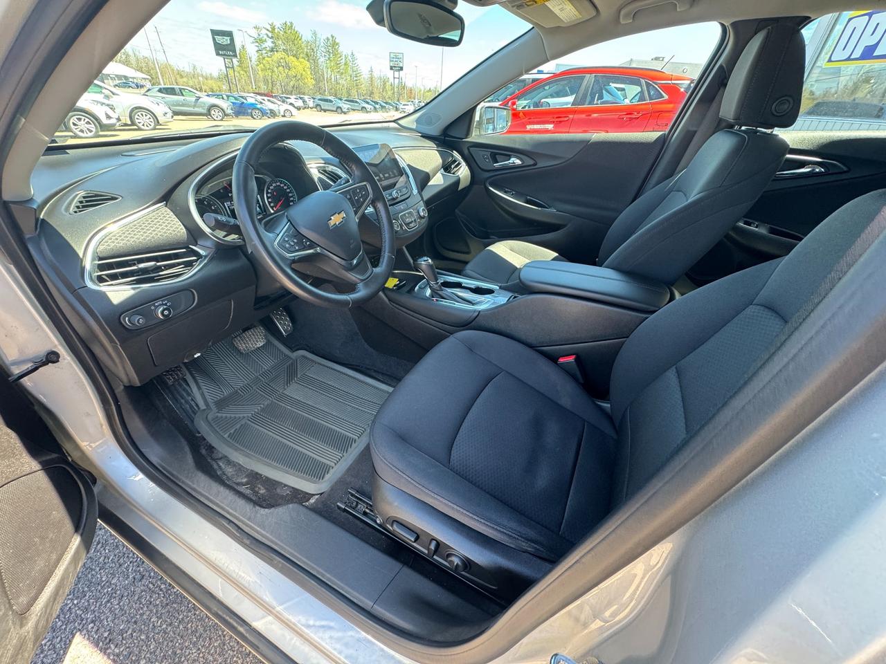2017 Chevrolet Malibu LT w/1LT 4dr Sedan Photo