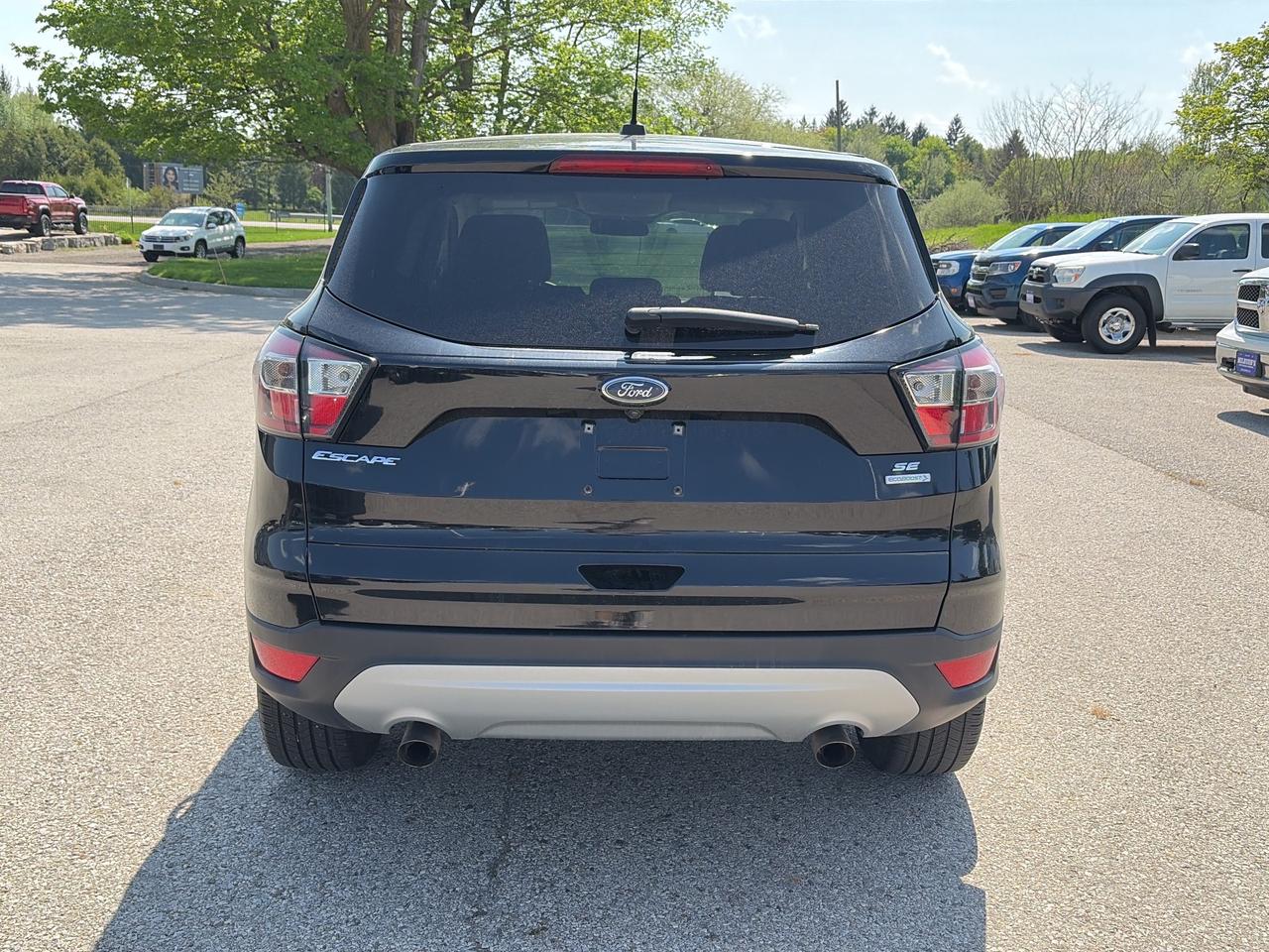 2017 Ford Escape SE FWD   Heated Seats   Backup Camera   Bluetooth Photo