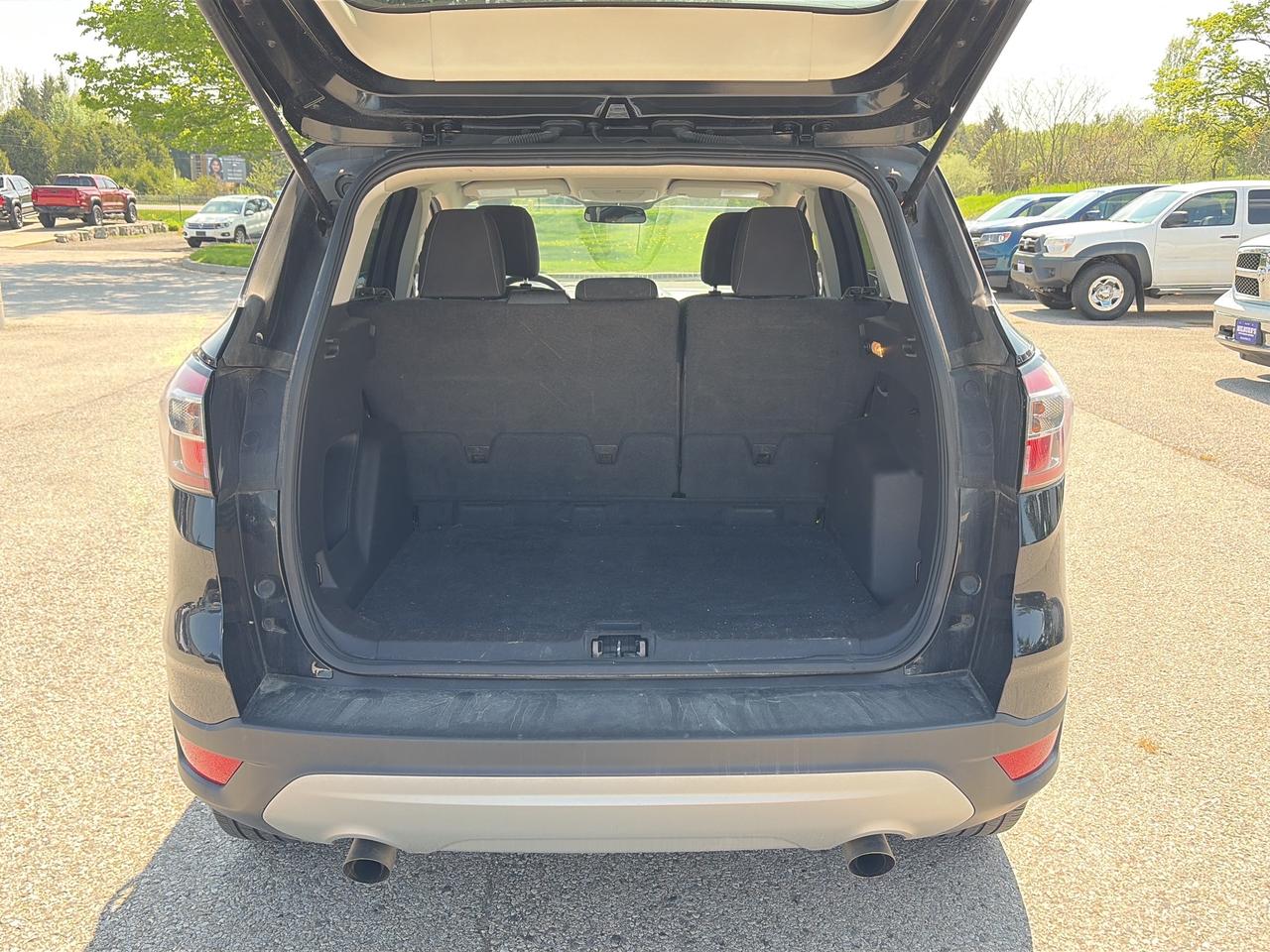 2017 Ford Escape SE FWD   Heated Seats   Backup Camera   Bluetooth Photo