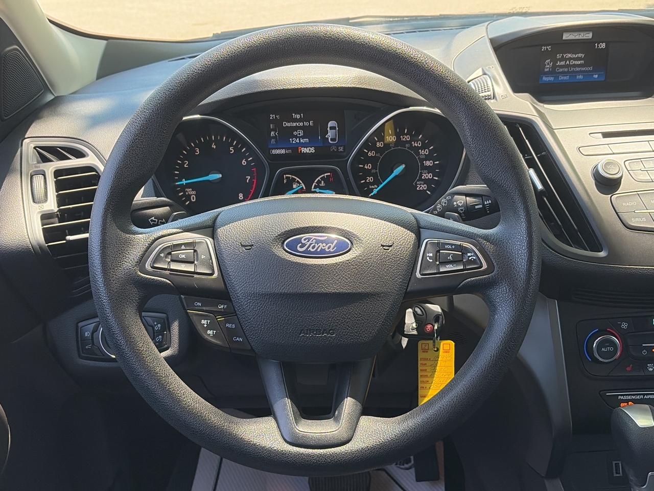2017 Ford Escape SE FWD   Heated Seats   Backup Camera   Bluetooth Photo