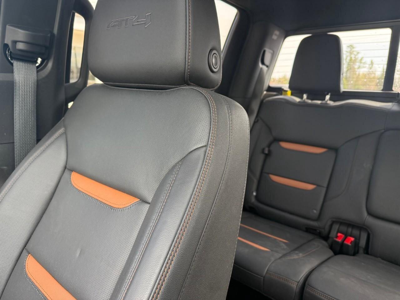 2025 GMC Sierra 1500 AT4 TONNEAU COVER. RUNNING BOARDS. SPRAY IN BEDLIN Photo