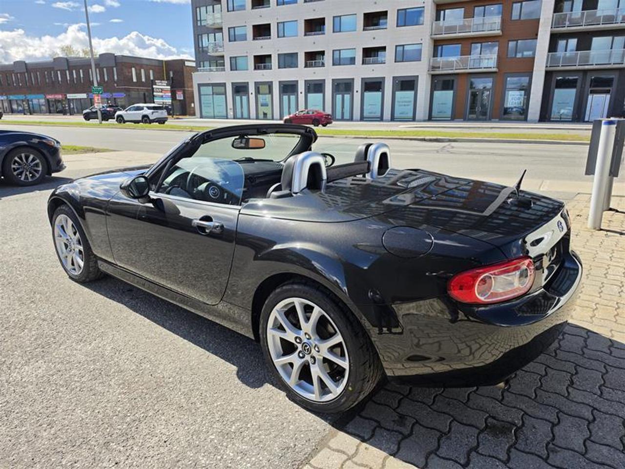2013 Mazda MX-5 2dr Conv Auto GT Photo3