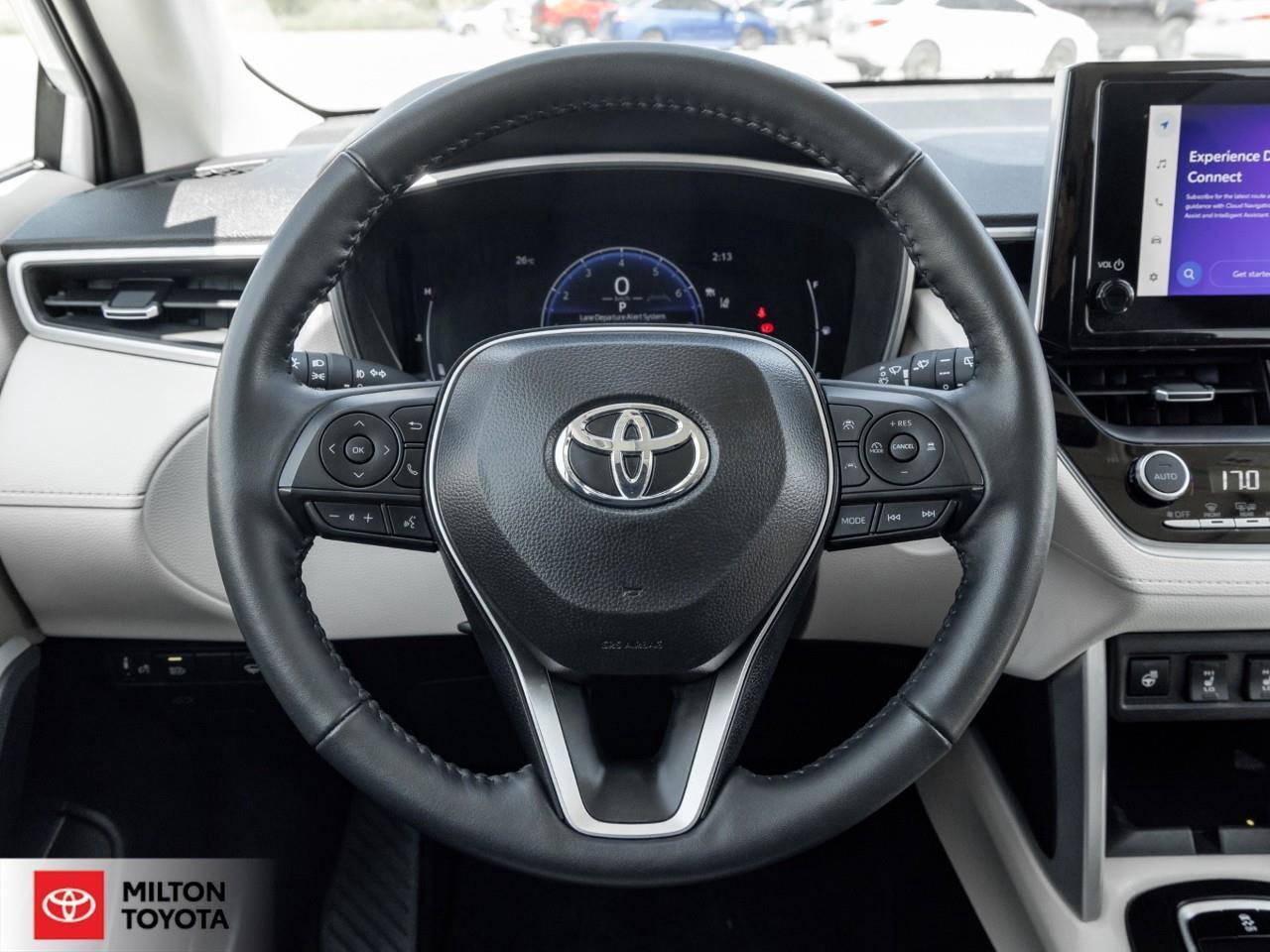 2025 Toyota Corolla Cross AWD LEATHER SUNROOF ONE OWNER TCUV XLE Photo