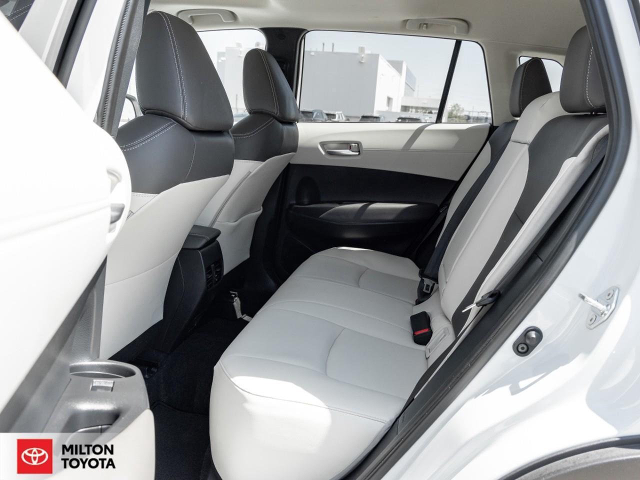 2025 Toyota Corolla Cross AWD LEATHER SUNROOF ONE OWNER TCUV XLE Photo
