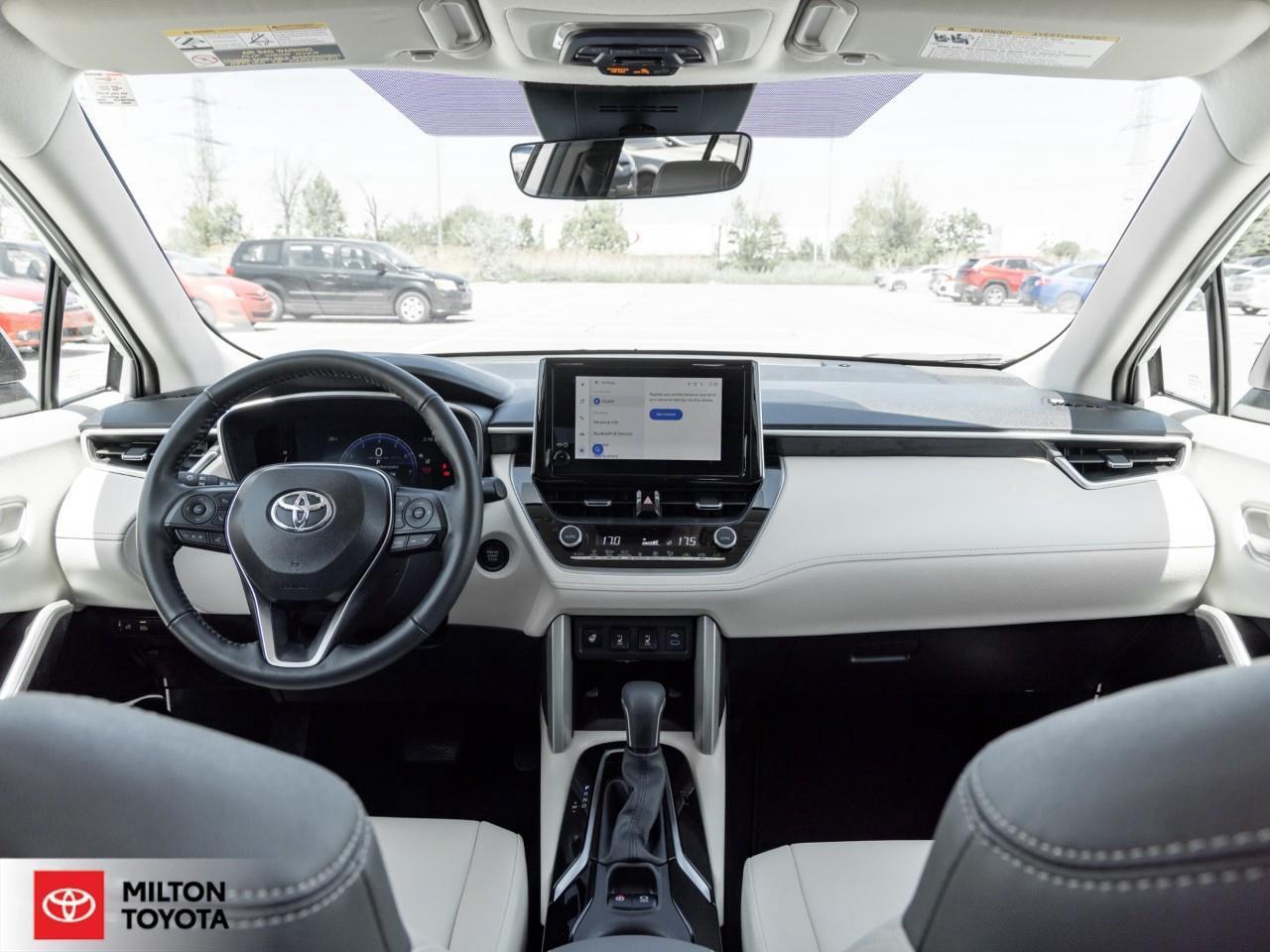 2025 Toyota Corolla Cross AWD LEATHER SUNROOF ONE OWNER TCUV XLE Photo
