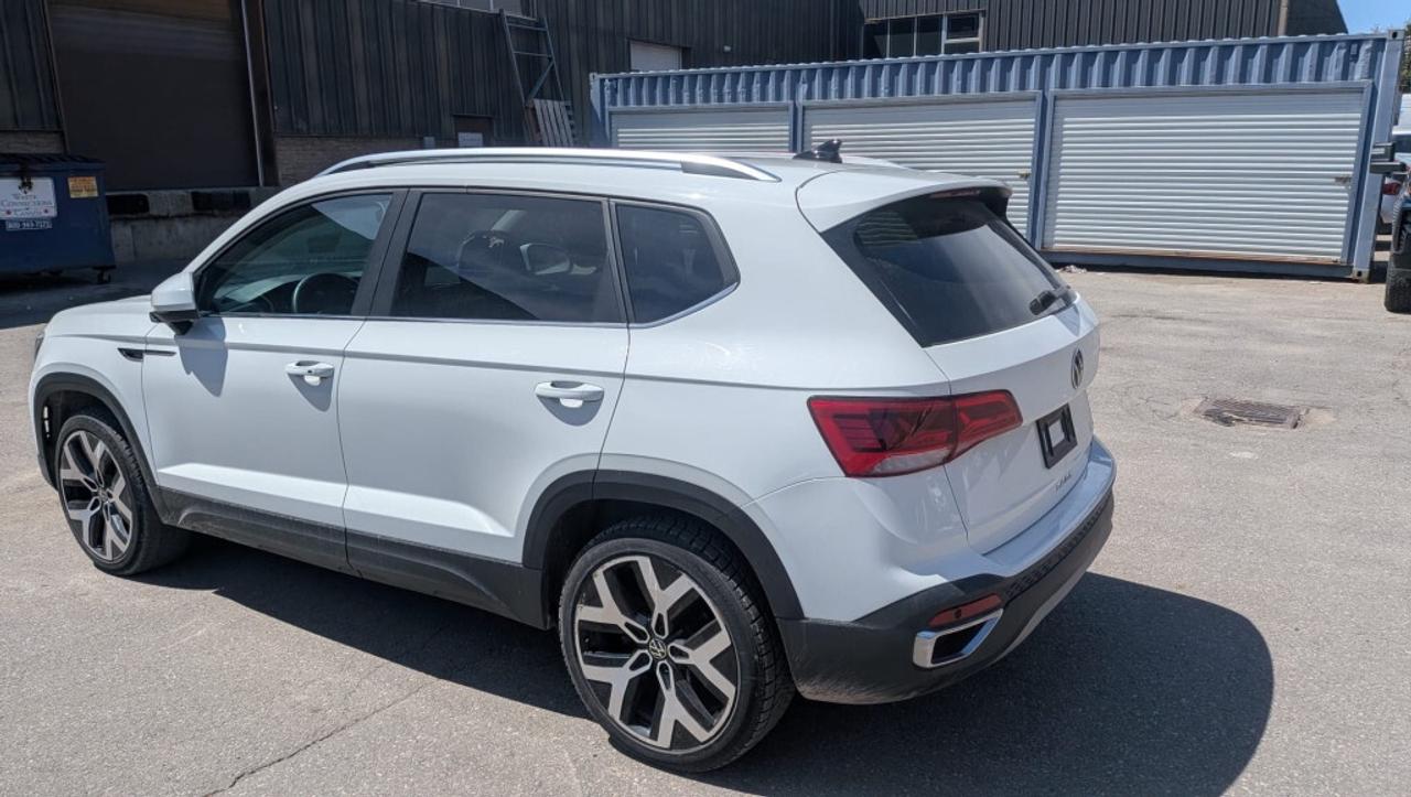 2023 Volkswagen Taos Highline 4MOTION   Pano Roof   BeatsAudio   Digita Photo