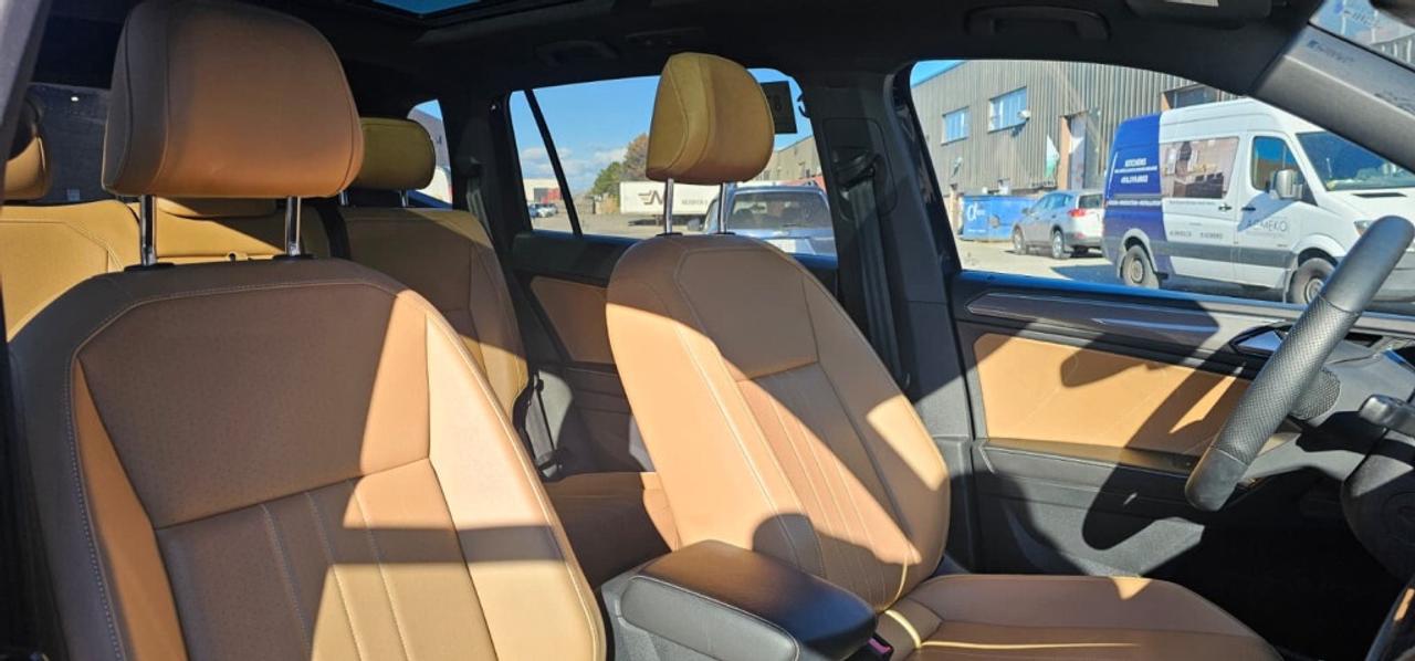 2022 Volkswagen Tiguan One Owner R-Line Black   4MOTION   Pano Roof   Hea Photo