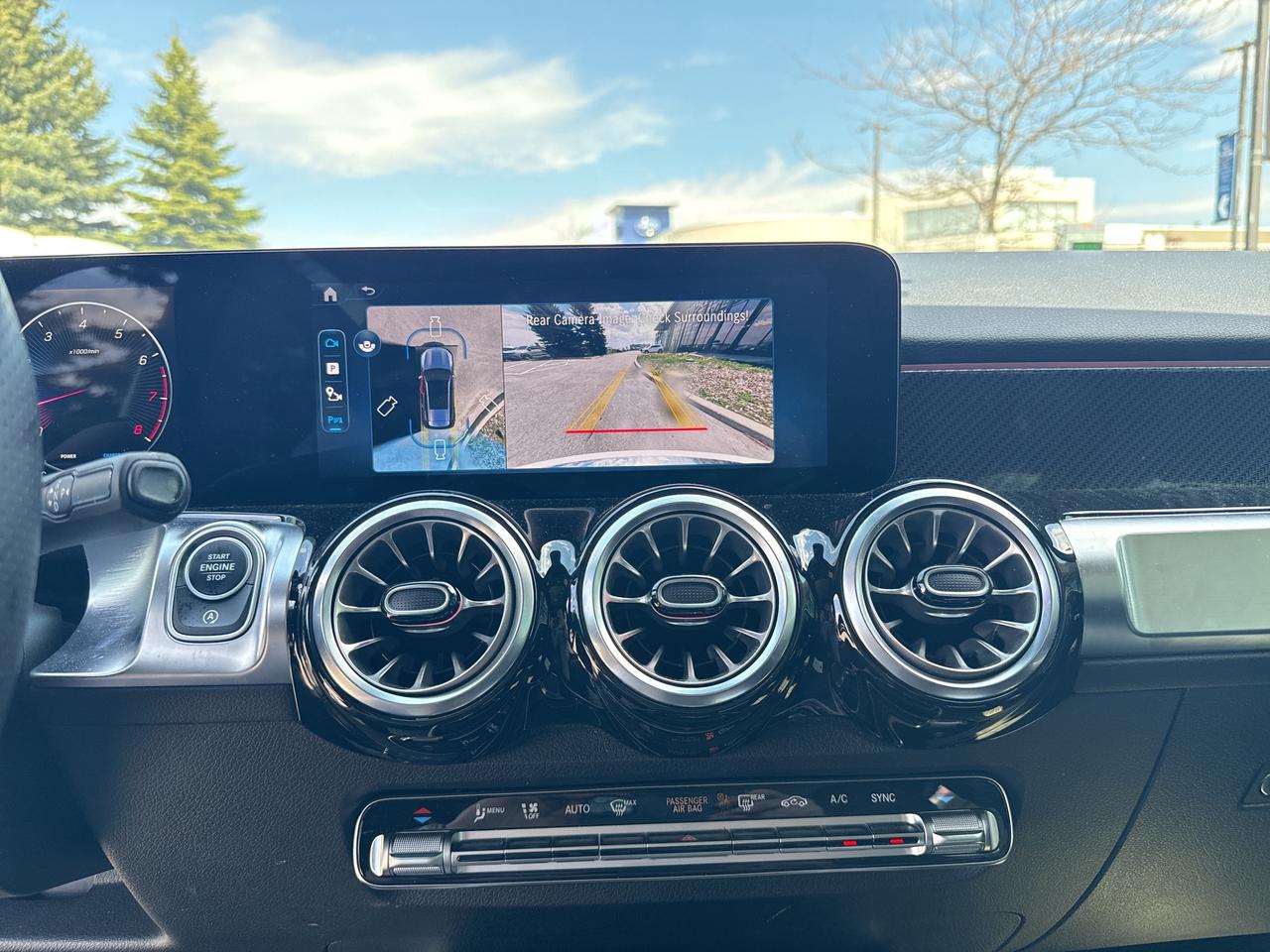 2025 Mercedes-Benz GLB 4MATIC® Photo