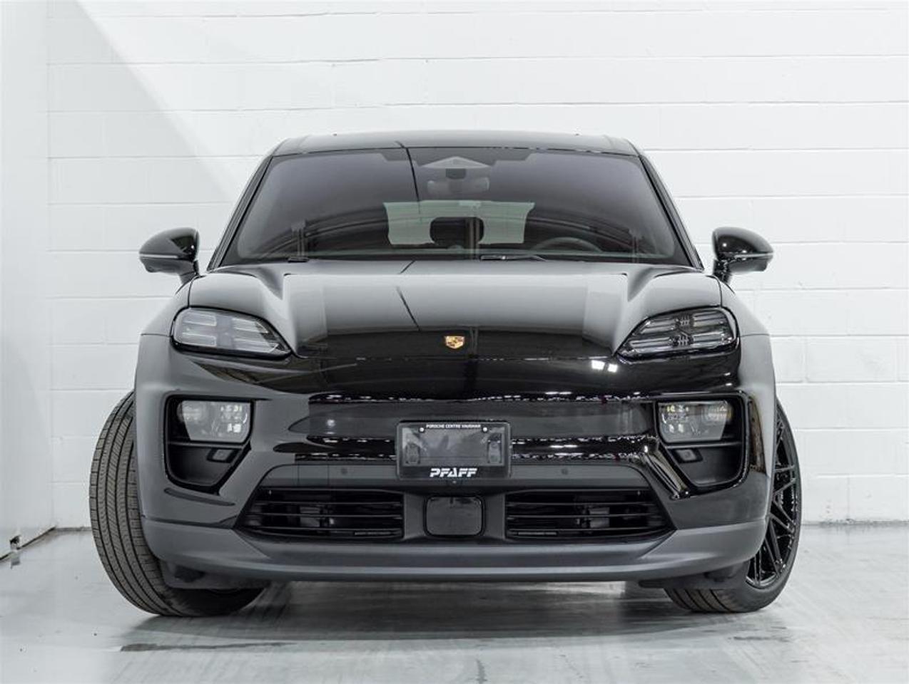 2026 Porsche Macan  Photo