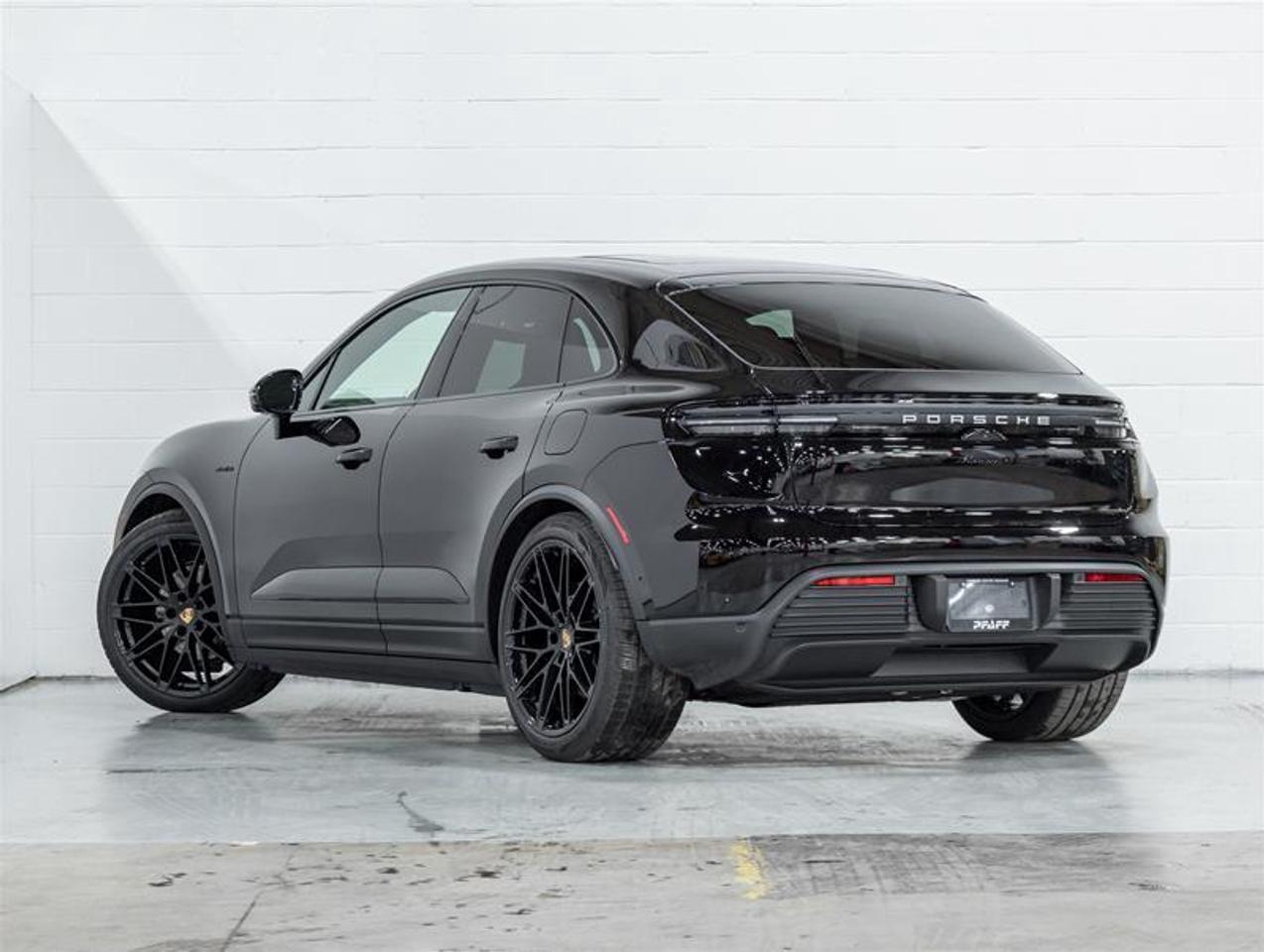 2026 Porsche Macan  Photo
