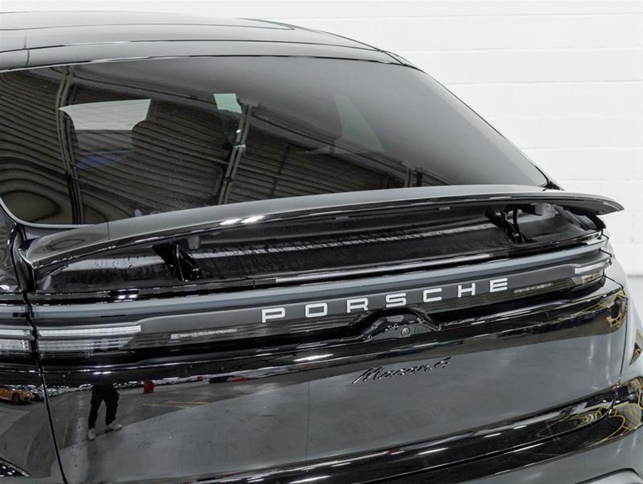2026 Porsche Macan  Photo
