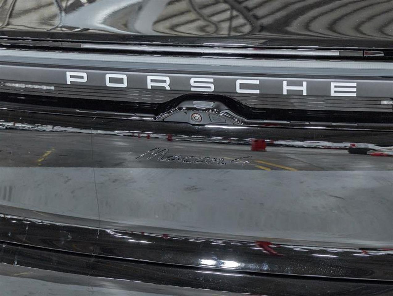2026 Porsche Macan  Photo