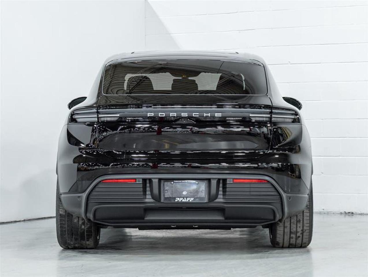 2026 Porsche Macan  Photo