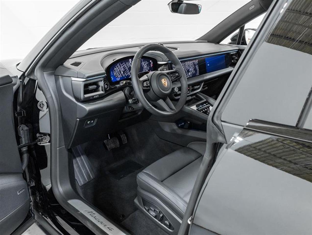 2026 Porsche Macan  Photo