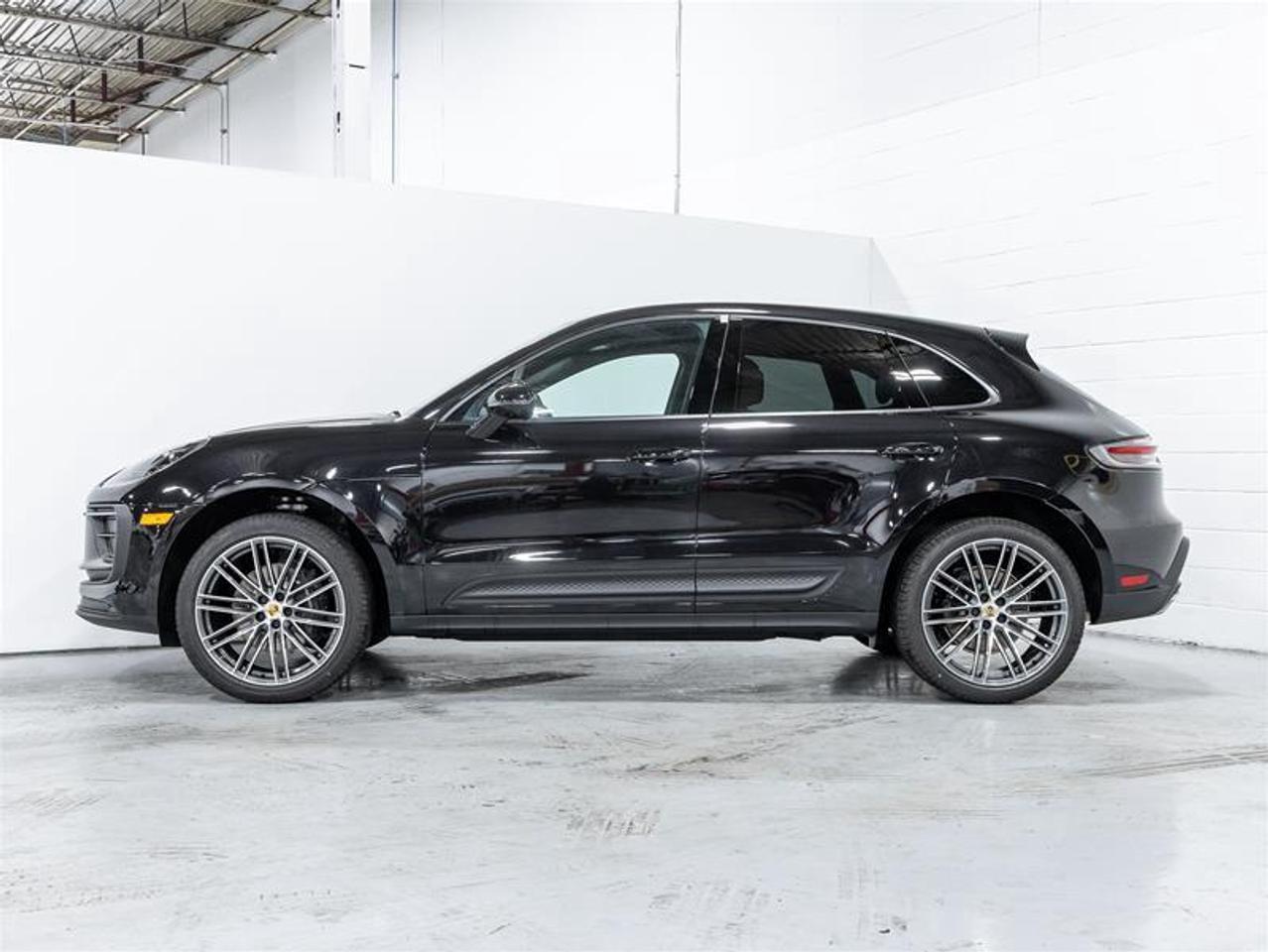 2025 Porsche Macan  Photo