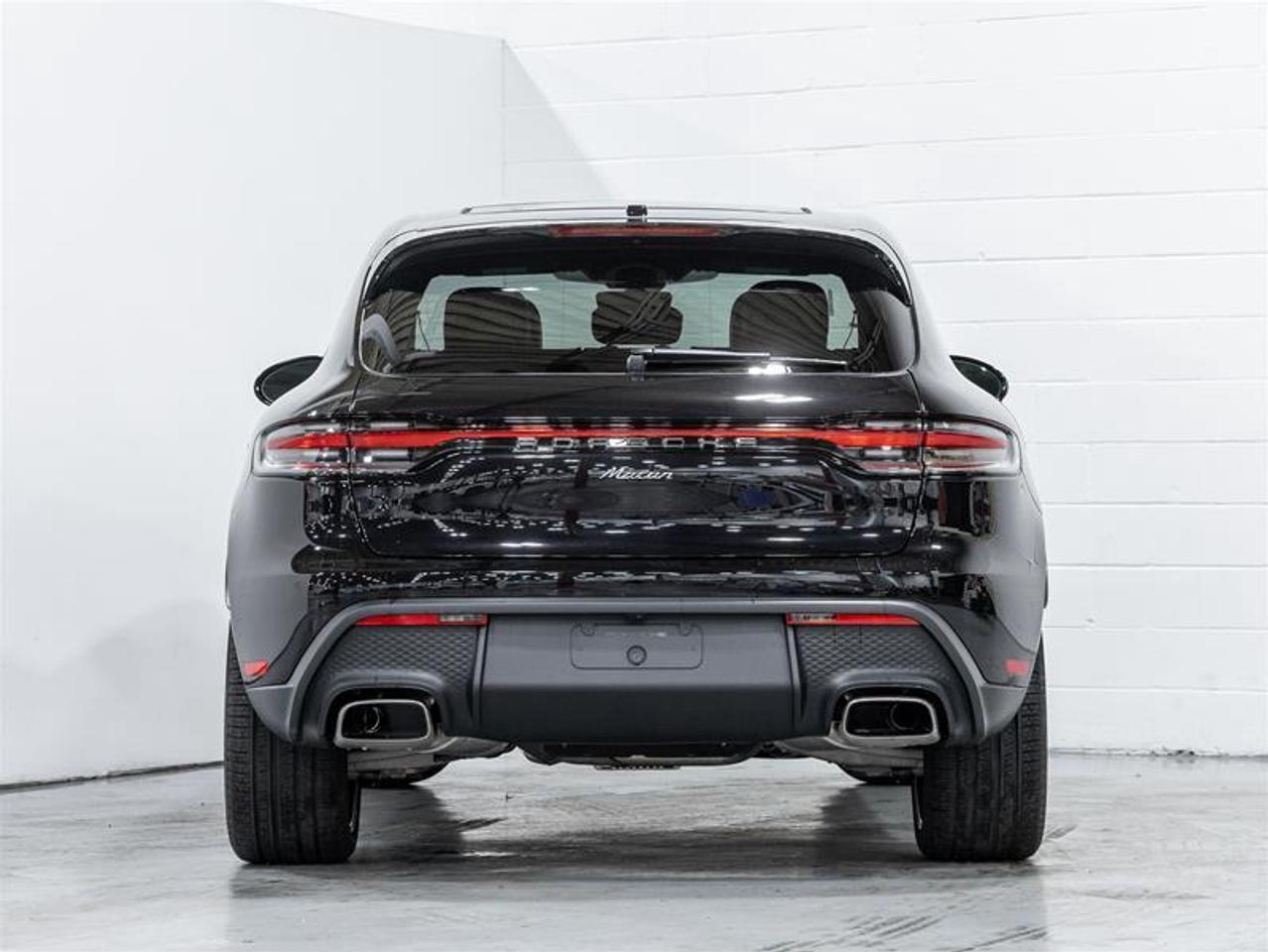 2025 Porsche Macan  Photo