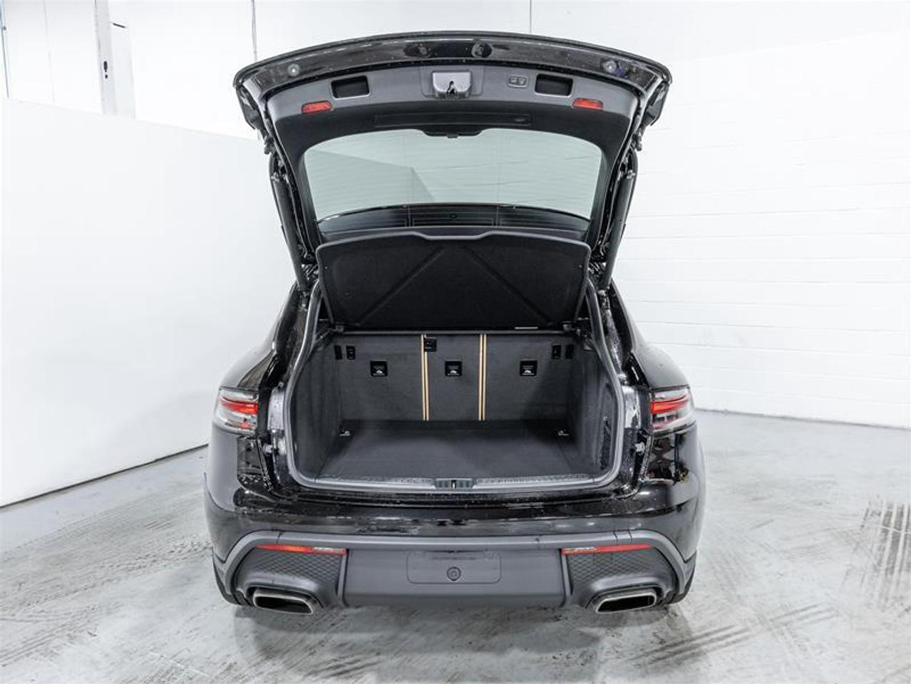 2025 Porsche Macan  Photo