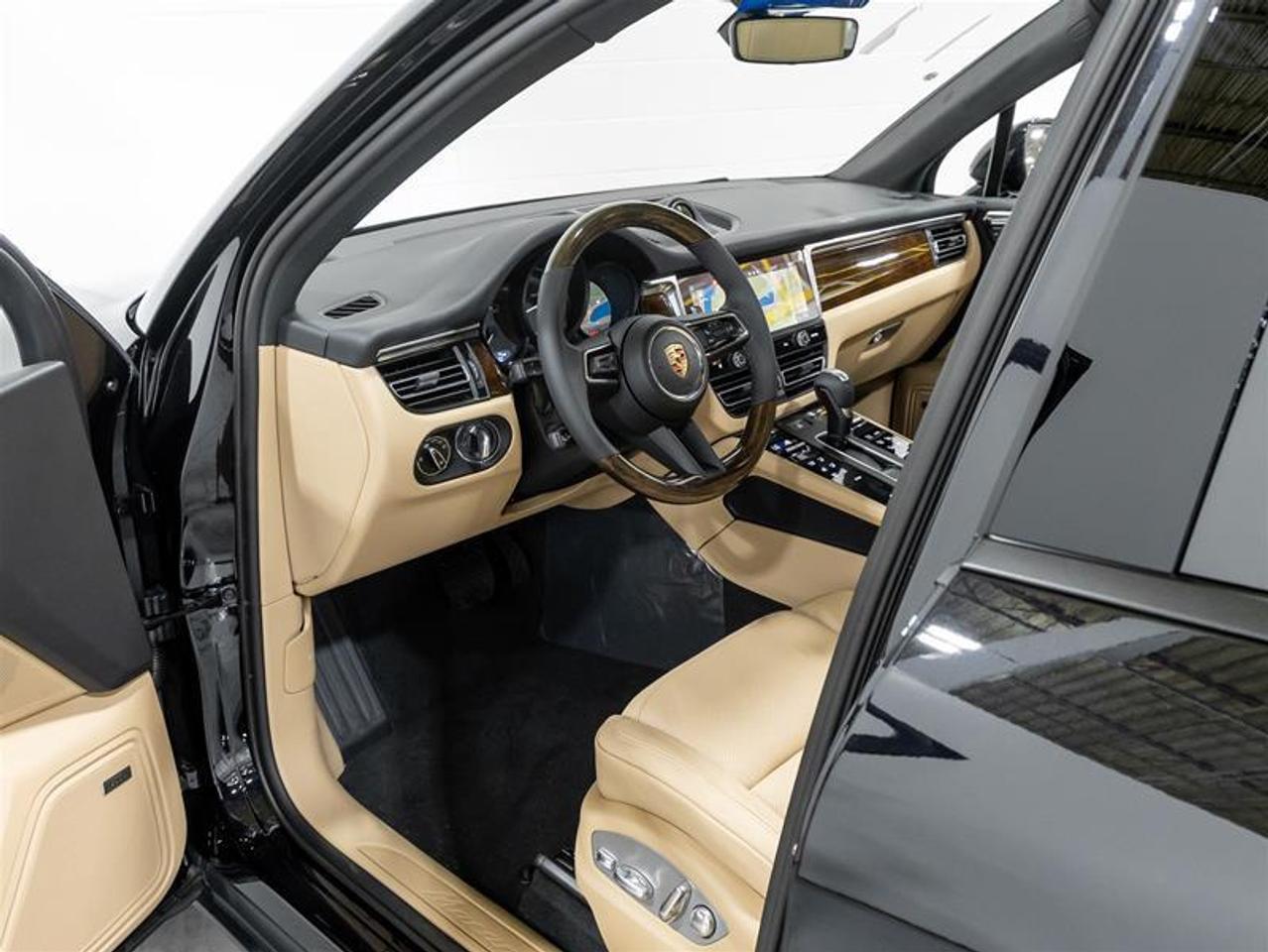 2025 Porsche Macan  Photo