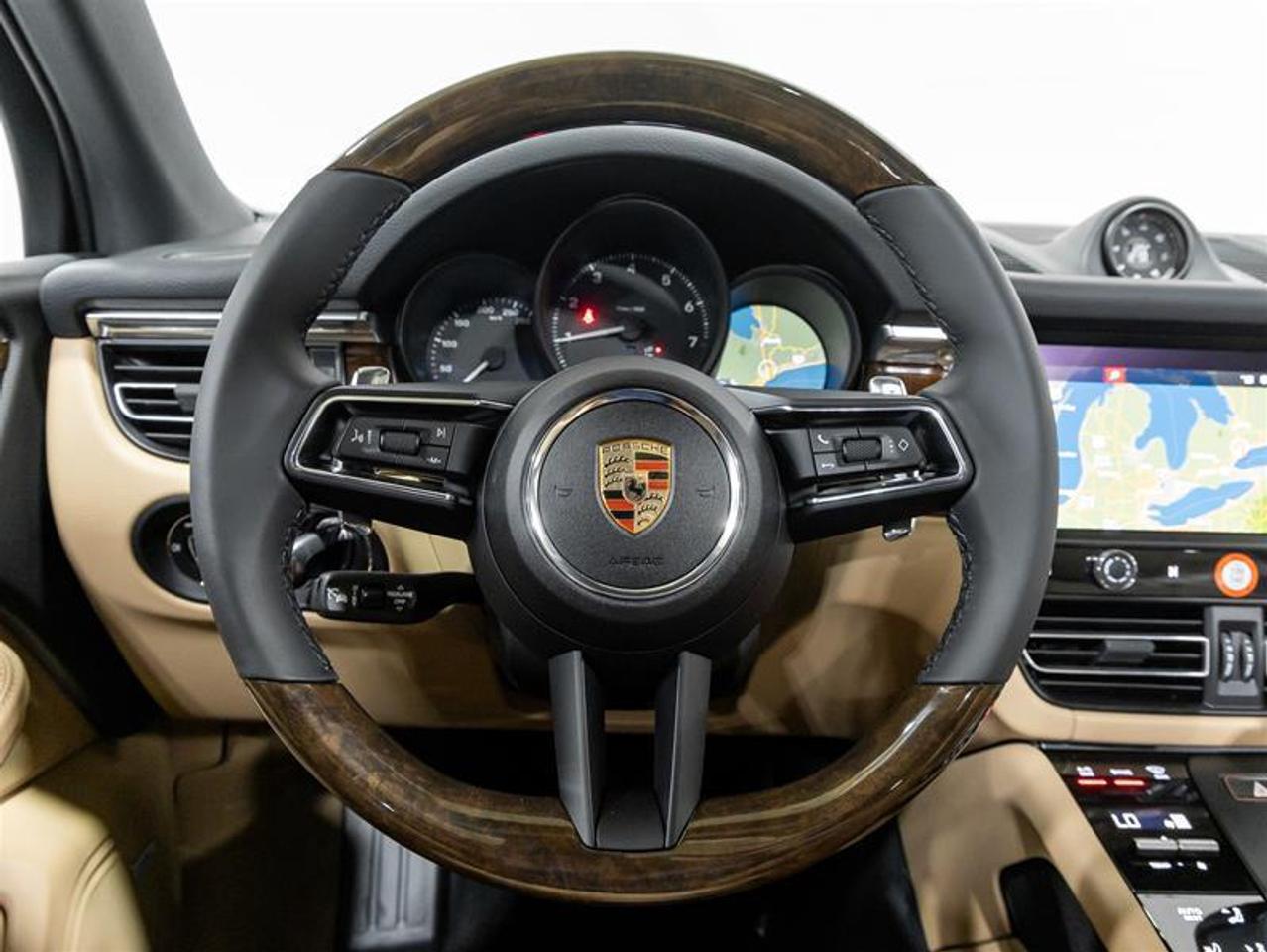 2025 Porsche Macan  Photo