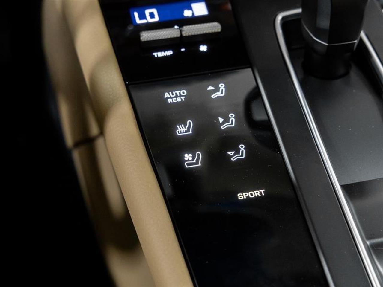 2025 Porsche Macan  Photo
