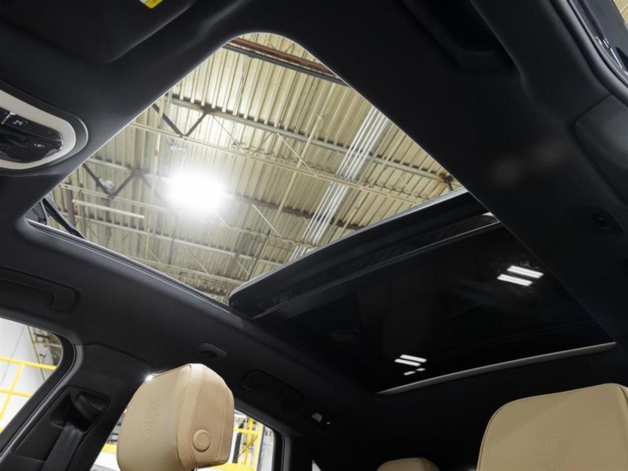2025 Porsche Macan  Photo