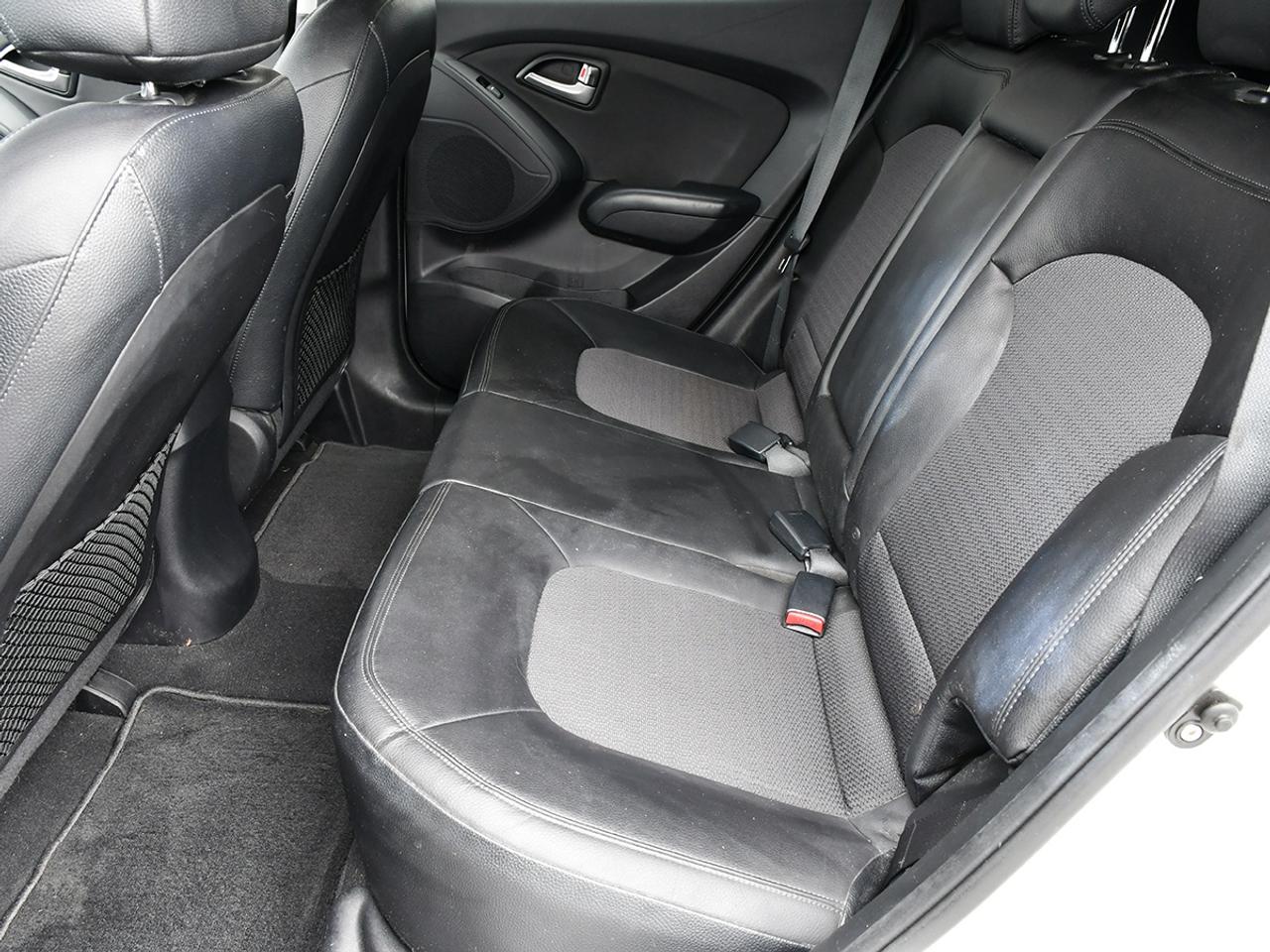2011 Hyundai Tucson AWD   GLS   1 OWNER   CLEAN CARFAX   SOLD ASIS Photo