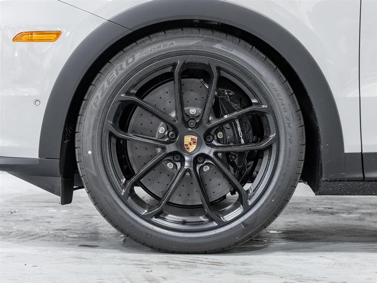 2025 Porsche Cayenne  Photo4