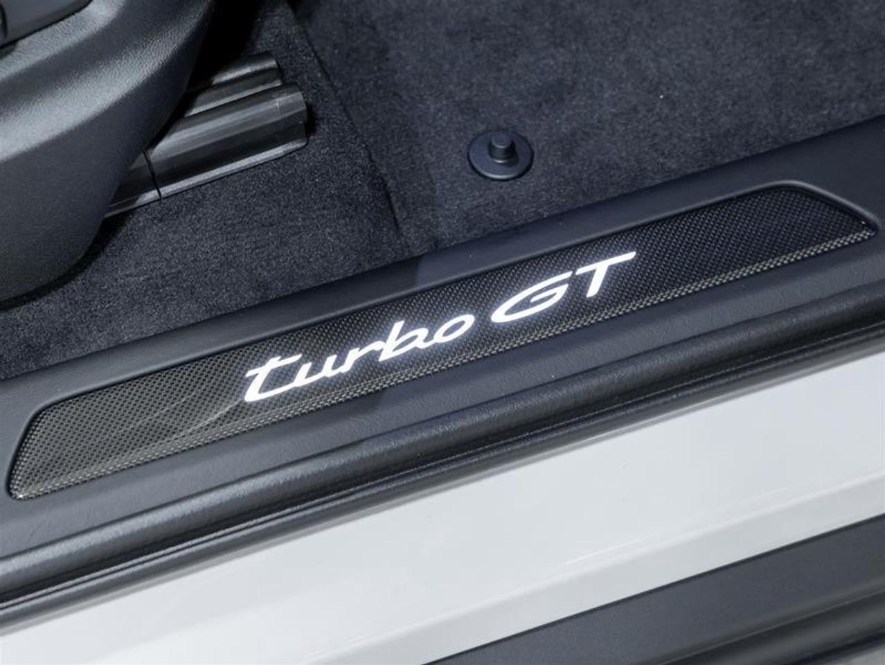 2025 Porsche Cayenne  Photo
